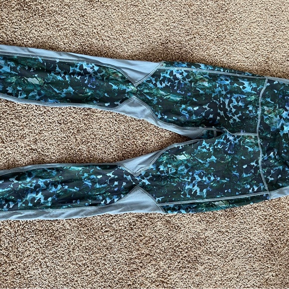 Lululemon Running in the City Mesh leggings yoga pants - Picture 2 of 4